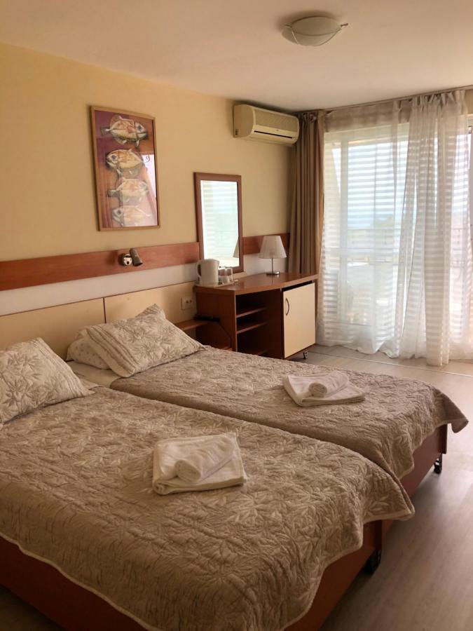 Hotel Naslada バルチク エクステリア 写真