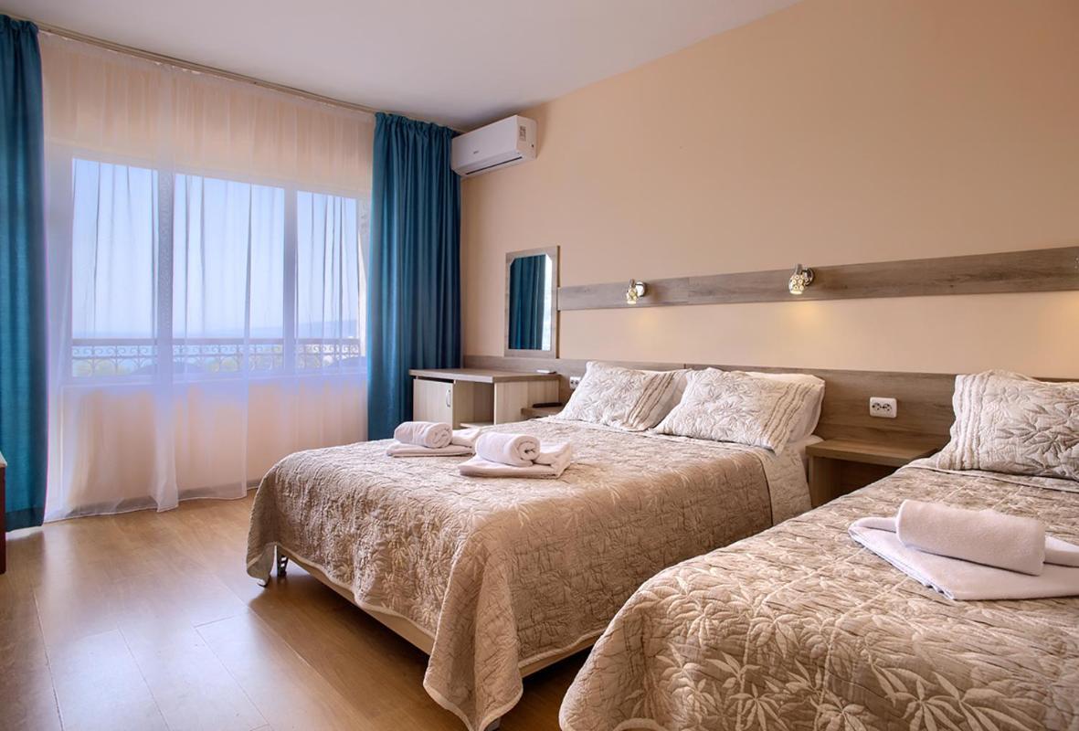 Hotel Naslada バルチク エクステリア 写真