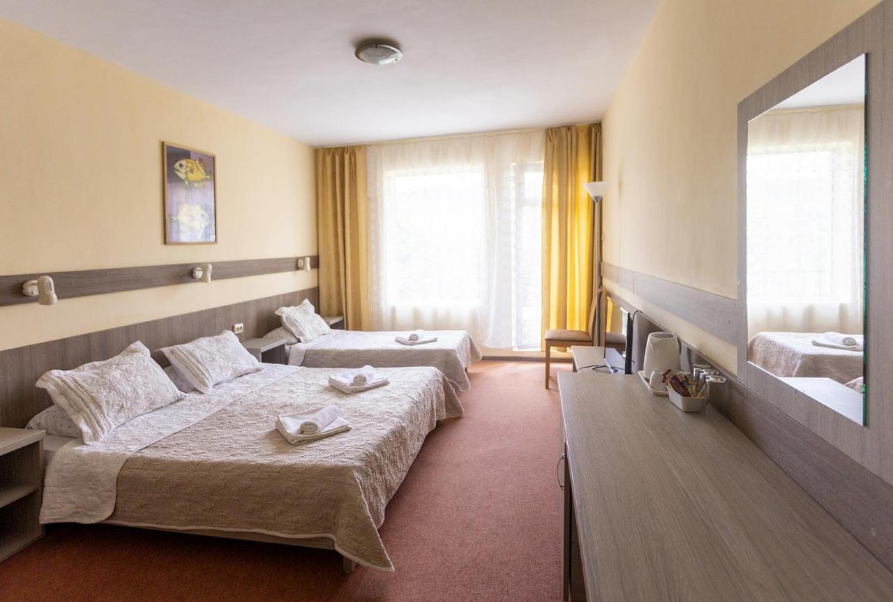 Hotel Naslada バルチク エクステリア 写真