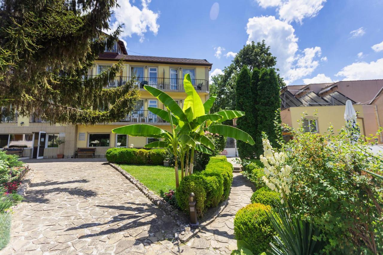 Hotel Naslada バルチク エクステリア 写真