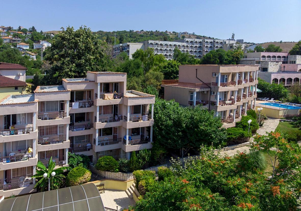 Hotel Naslada バルチク エクステリア 写真
