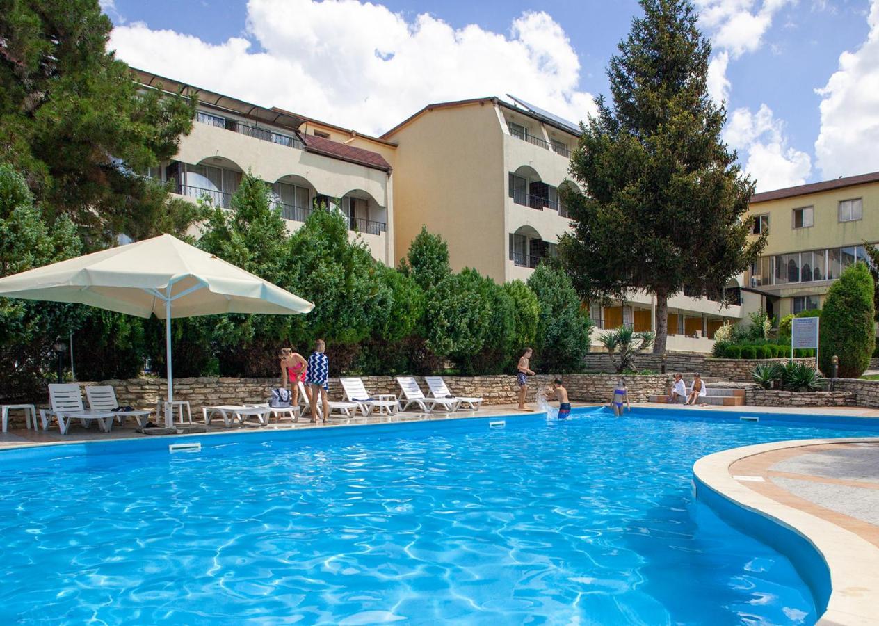 Hotel Naslada バルチク エクステリア 写真
