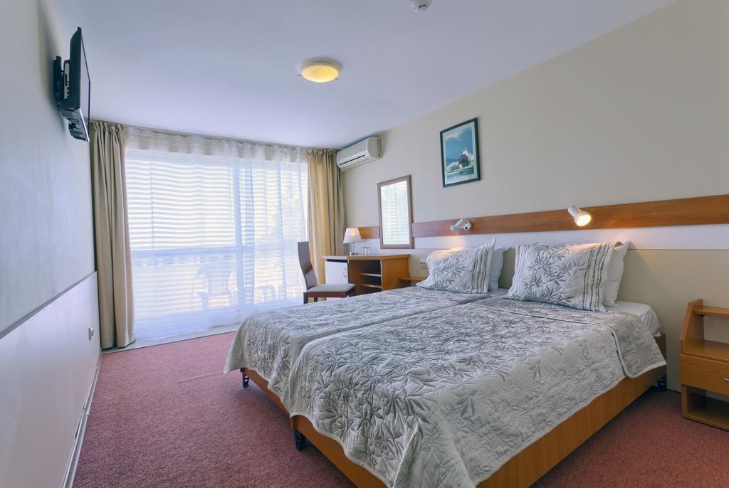 Hotel Naslada バルチク エクステリア 写真