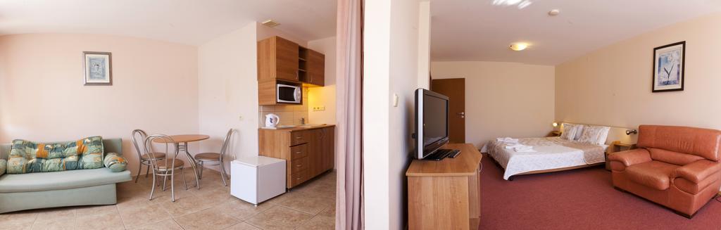 Hotel Naslada バルチク エクステリア 写真