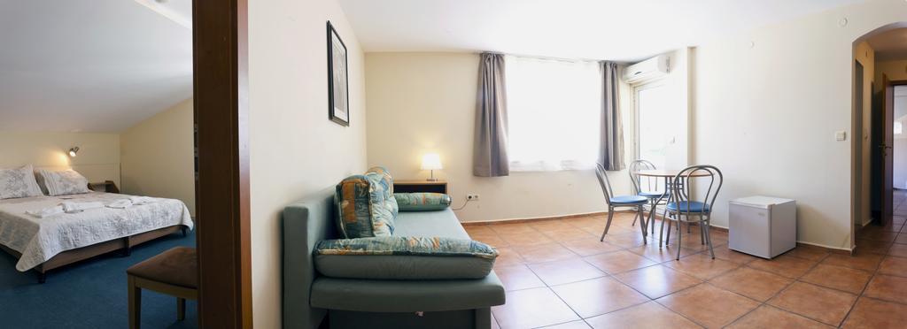 Hotel Naslada バルチク エクステリア 写真